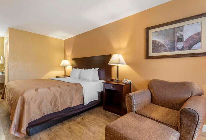 Отель Quality Inn Russellville I40