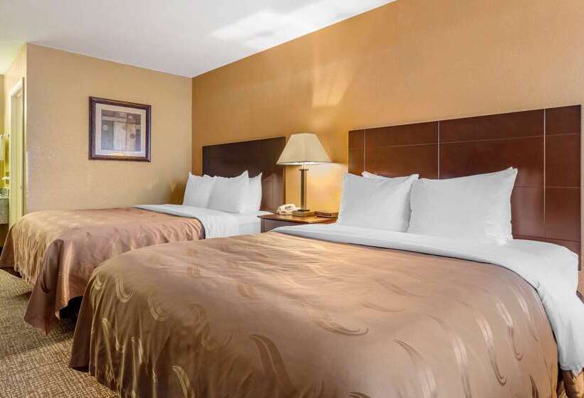 Отель Quality Inn Russellville I40