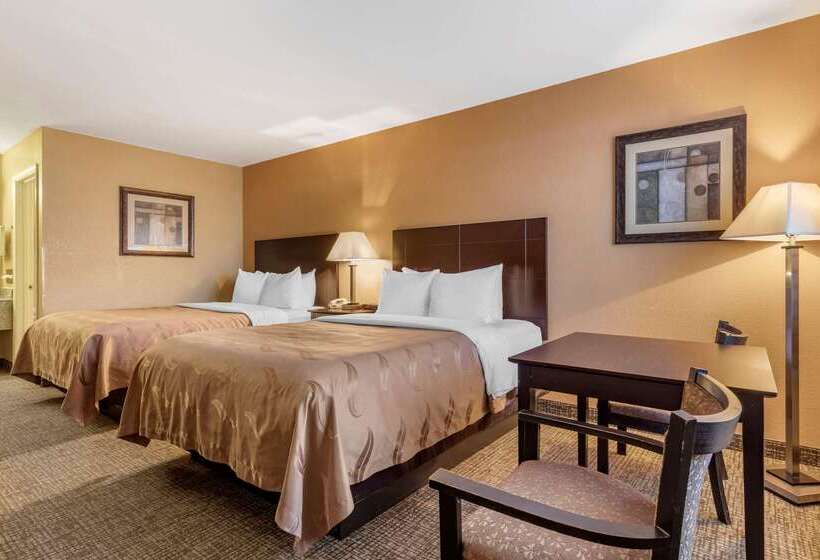 Отель Quality Inn Russellville I40