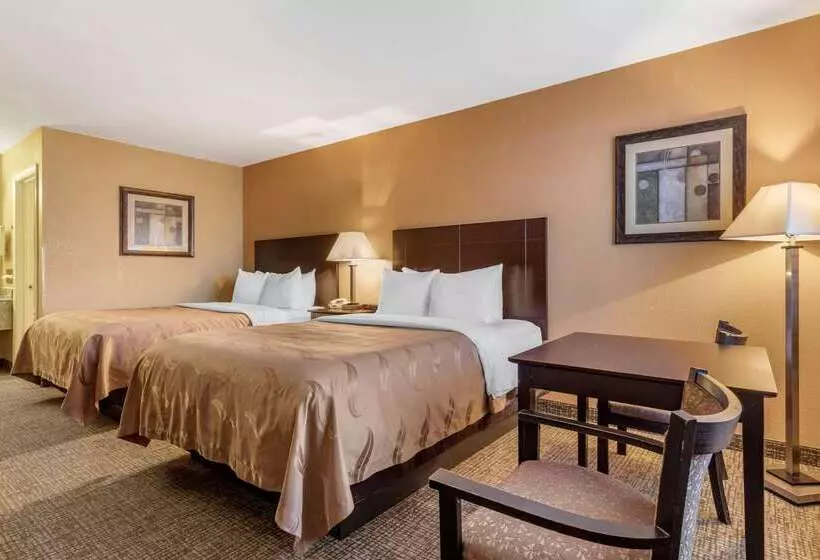 ホテル Quality Inn Russellville I40