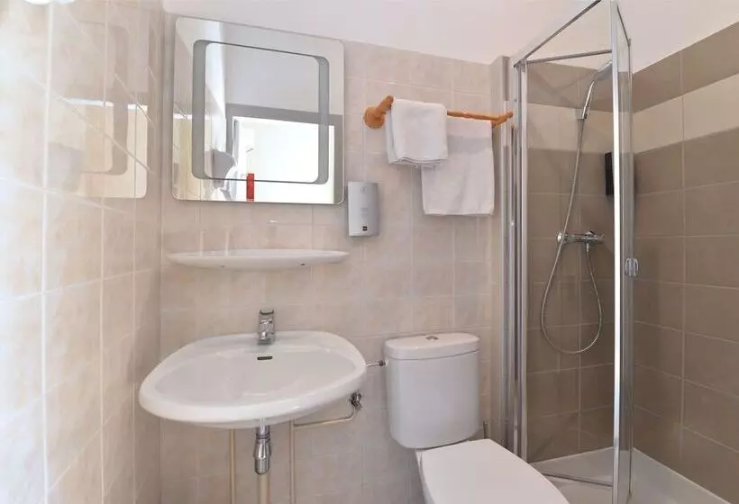 Отель Restaurant Dontenville