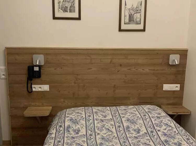 Отель Restaurant Dontenville