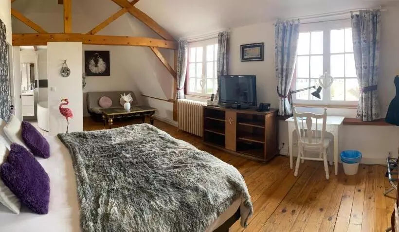 Logis Hotel Bellevue Restaurant La Pomme D Or