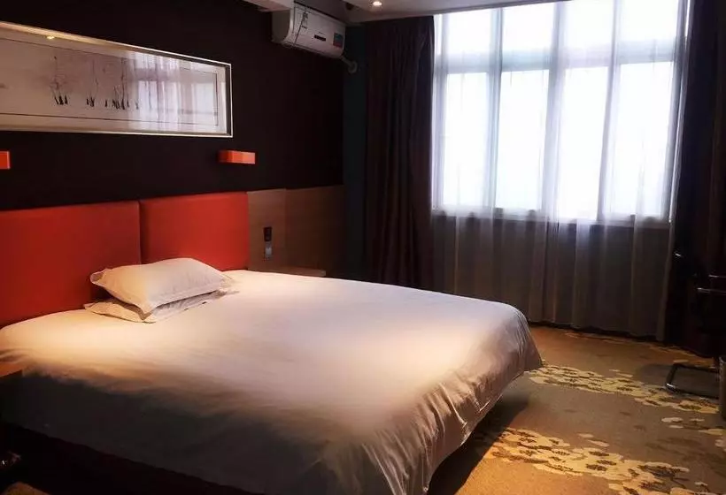 Hotelli 7days Premium Xuzhou Railway Station Square