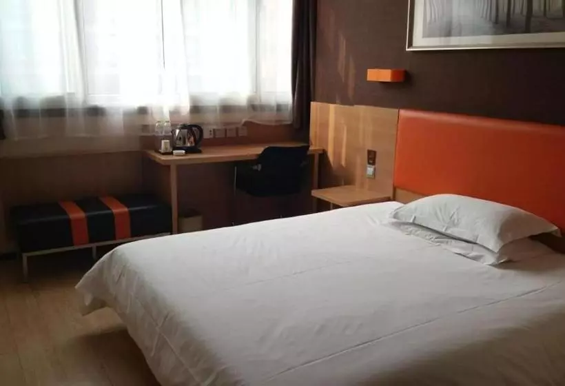 Hotelli 7days Premium Xuzhou Railway Station Square
