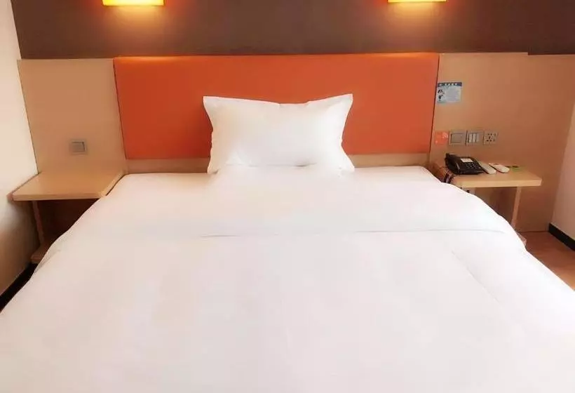 Hotelli 7days Premium Xuzhou Railway Station Square