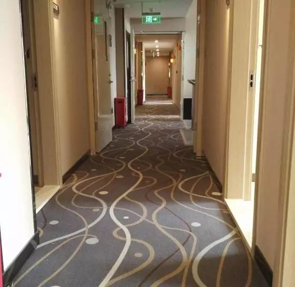 Hotelli 7days Premium Beijing Fengtai South Road Subway Station Wumei Market Branch