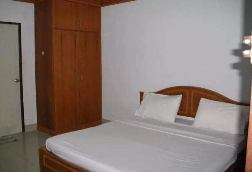 هتل Yong Dee Apartment