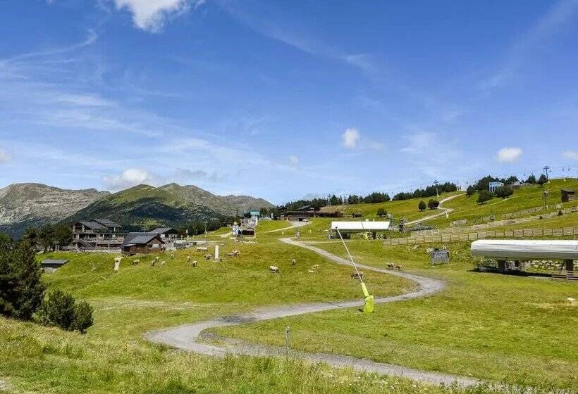 Apartamentos Cims Pas 3000