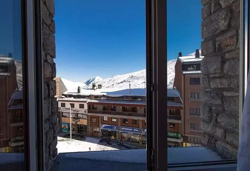 Apartamentos Cims Pas 3000