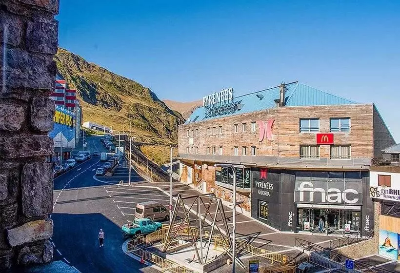 Apartamentos Cims Pas 3000