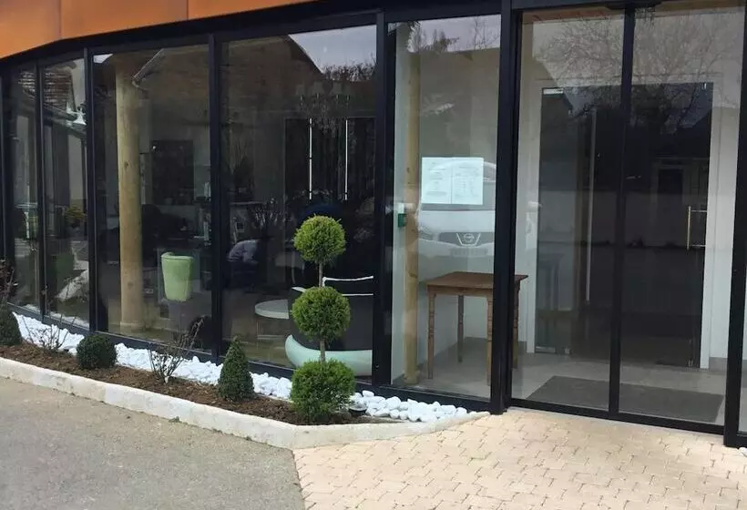 호텔 Logis Aux Maisons