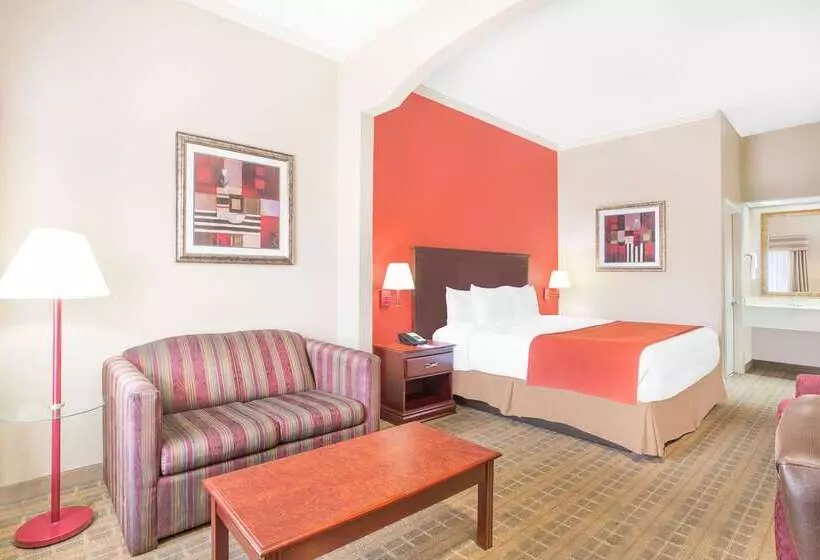 호텔 Baymont By Wyndham Crestview