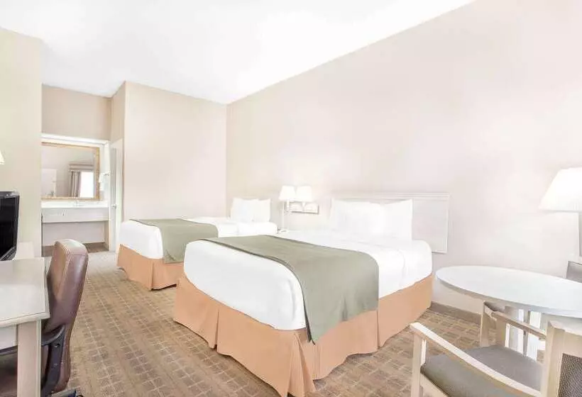 호텔 Baymont By Wyndham Crestview