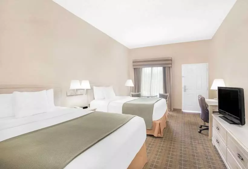 호텔 Baymont By Wyndham Crestview