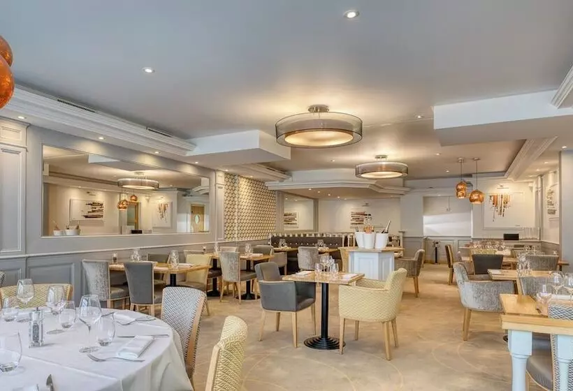 Brit Hotel Les Voyageurs