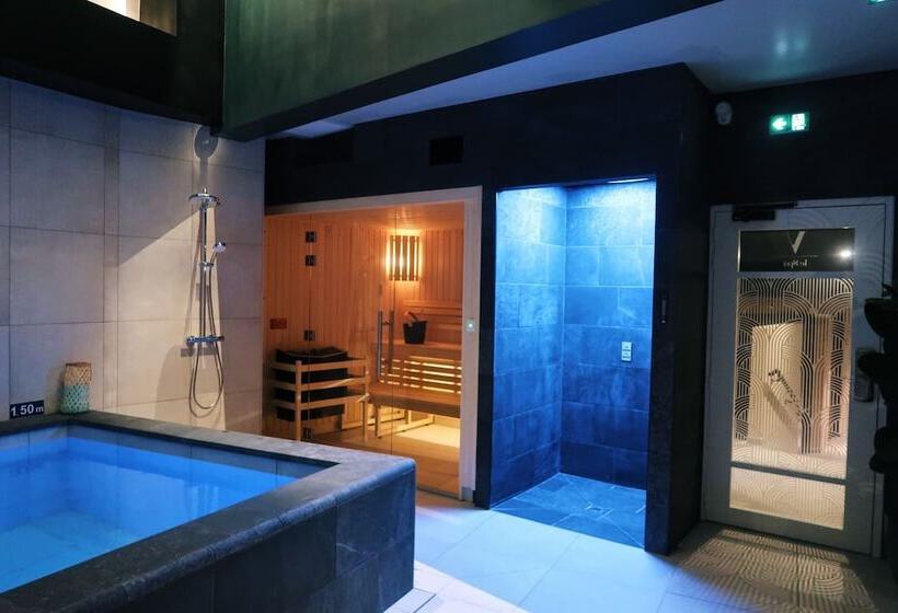 Brit Hotel Les Voyageurs