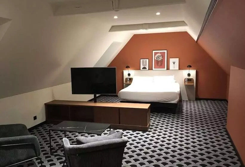 Brit Hotel Les Voyageurs