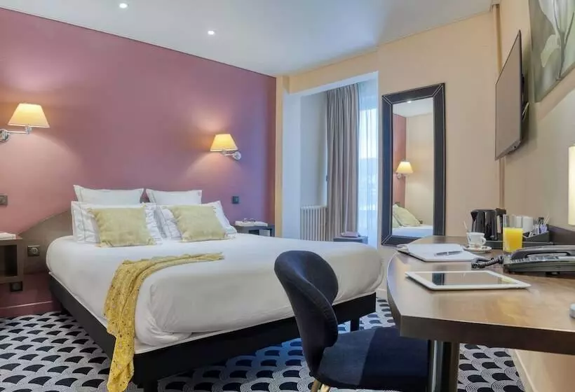 Brit Hotel Les Voyageurs