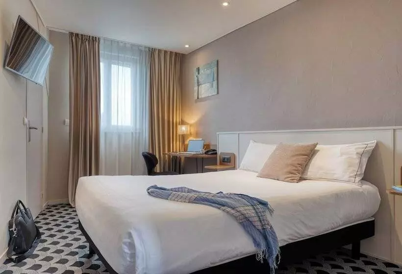 Brit Hotel Les Voyageurs