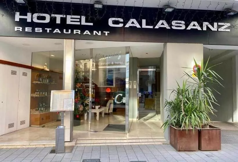فندق Calasanz