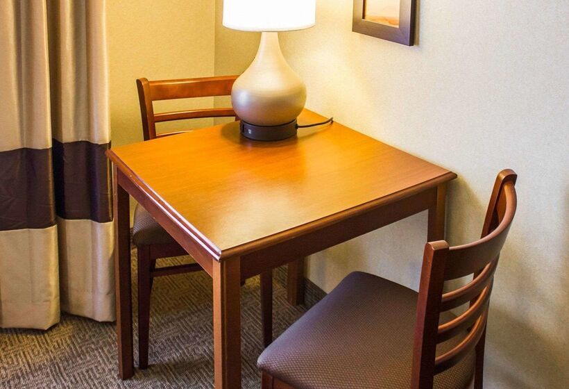 בית מלון כפרי Comfort Inn Guilford Near I95