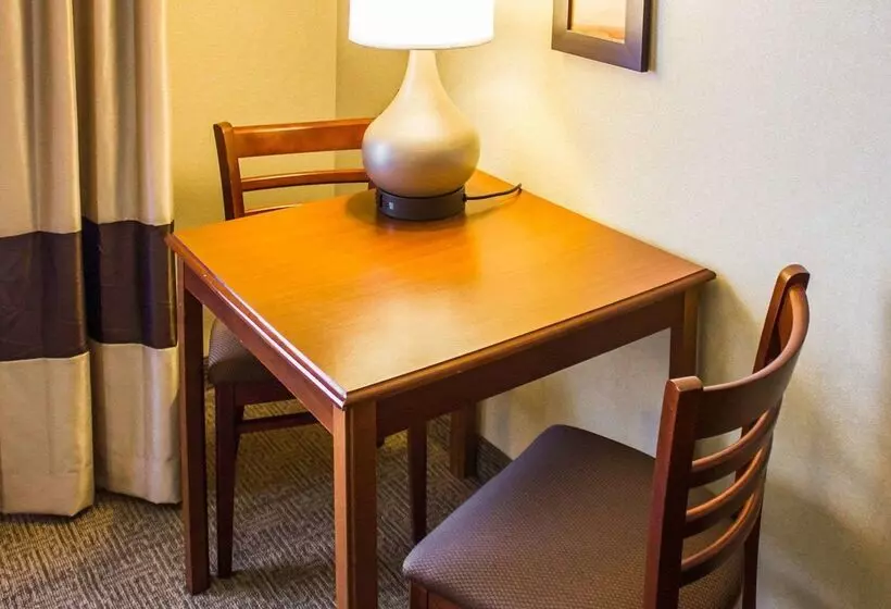 בית מלון כפרי Comfort Inn Guilford Near I95