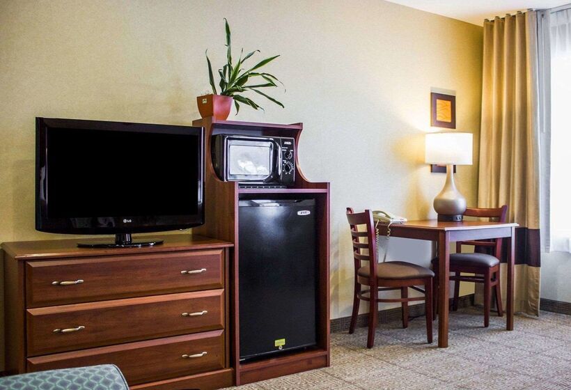 בית מלון כפרי Comfort Inn Guilford Near I95