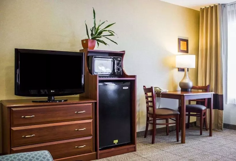 בית מלון כפרי Comfort Inn Guilford Near I95