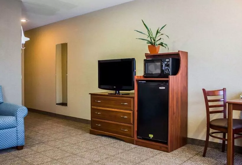 בית מלון כפרי Comfort Inn Guilford Near I95