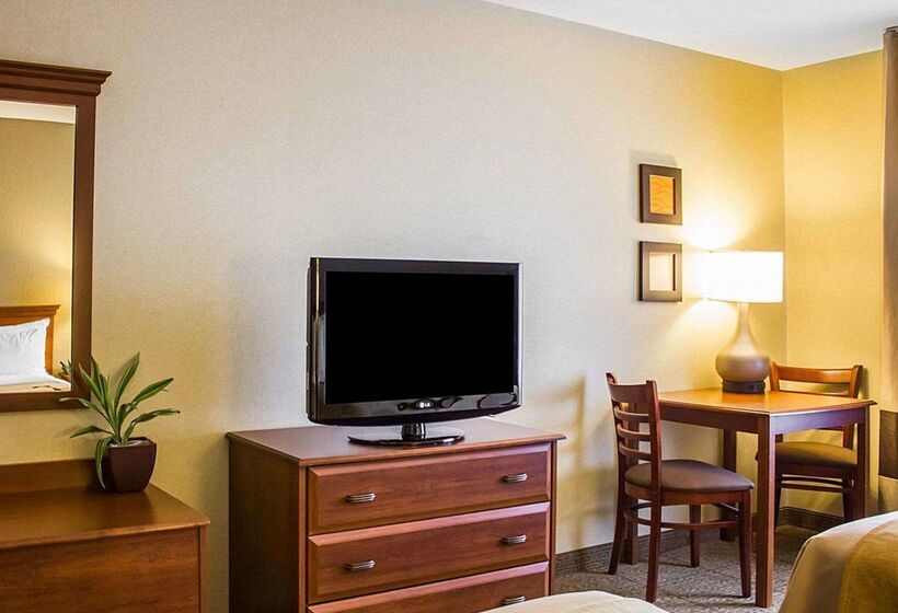 בית מלון כפרי Comfort Inn Guilford Near I95