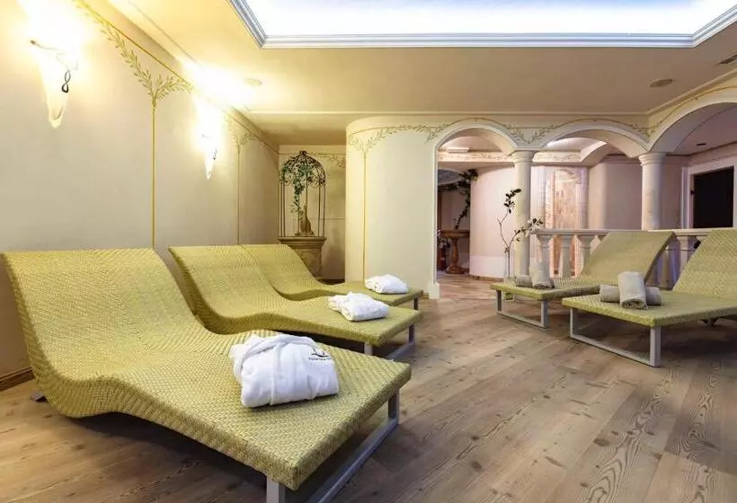 فندق Domina Parco Dello Stelvio