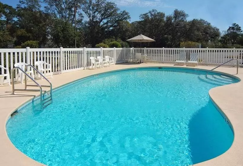 Отель Hathaway Inn