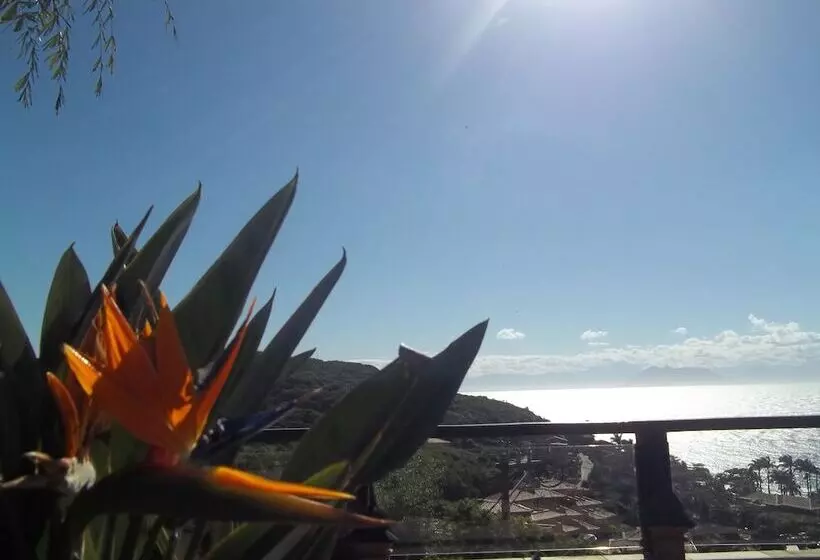 La Pedrera Small Hotel & Spa