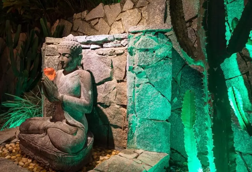 La Pedrera Small Hotel & Spa