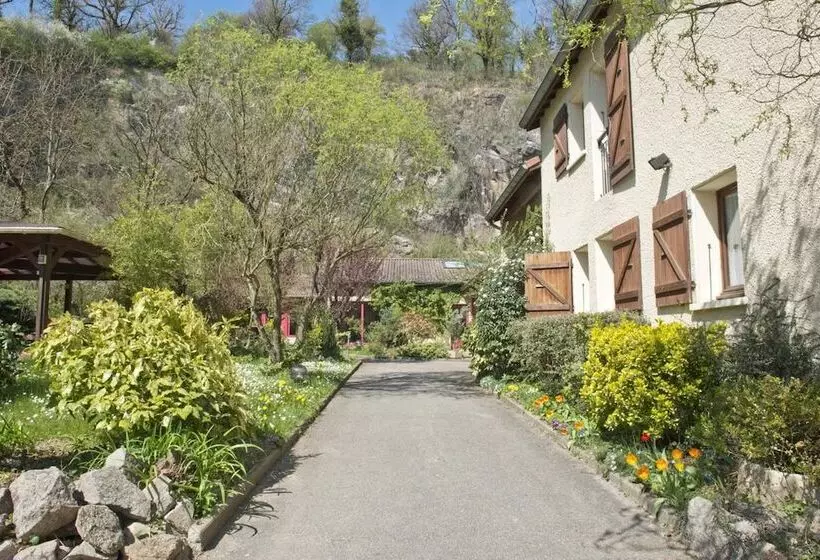 Отель Lerie De La Cascade