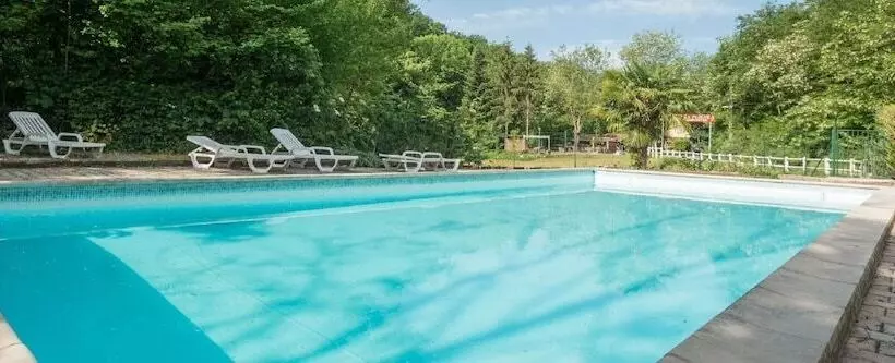 Отель Lerie De La Cascade