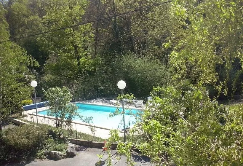 Отель Lerie De La Cascade