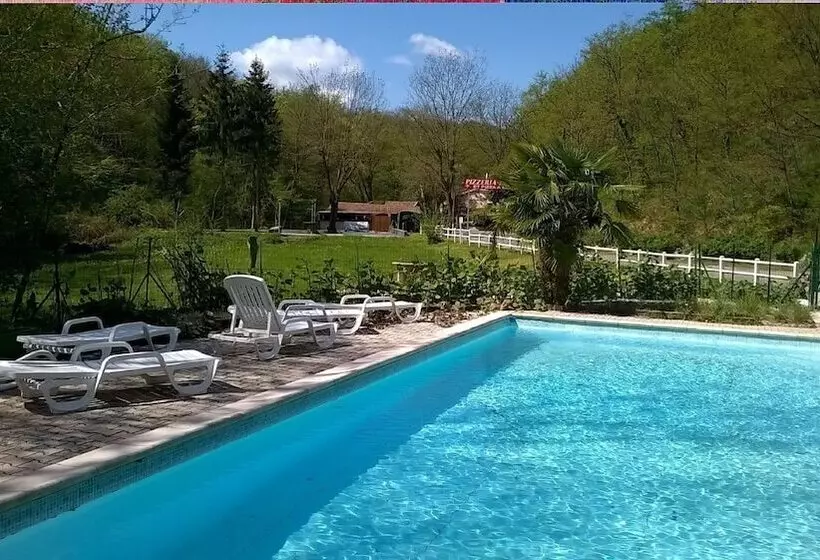 Отель Lerie De La Cascade