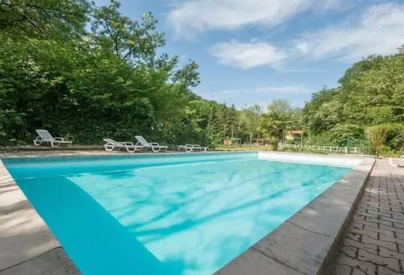 Отель Lerie De La Cascade