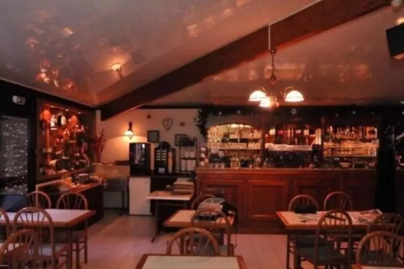 ホテル Les Cigalons