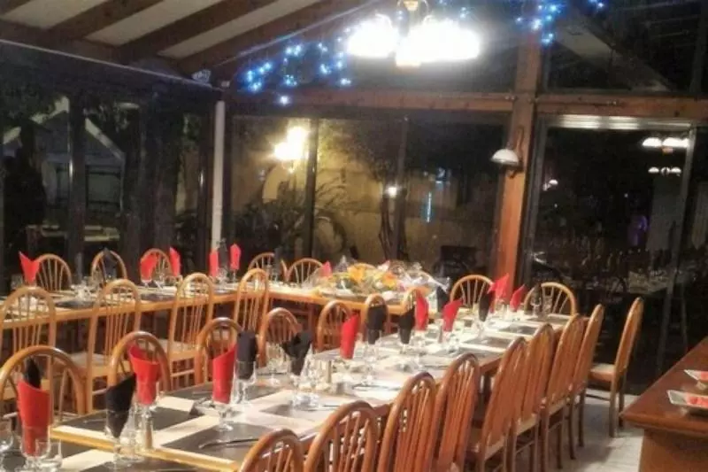 ホテル Les Cigalons