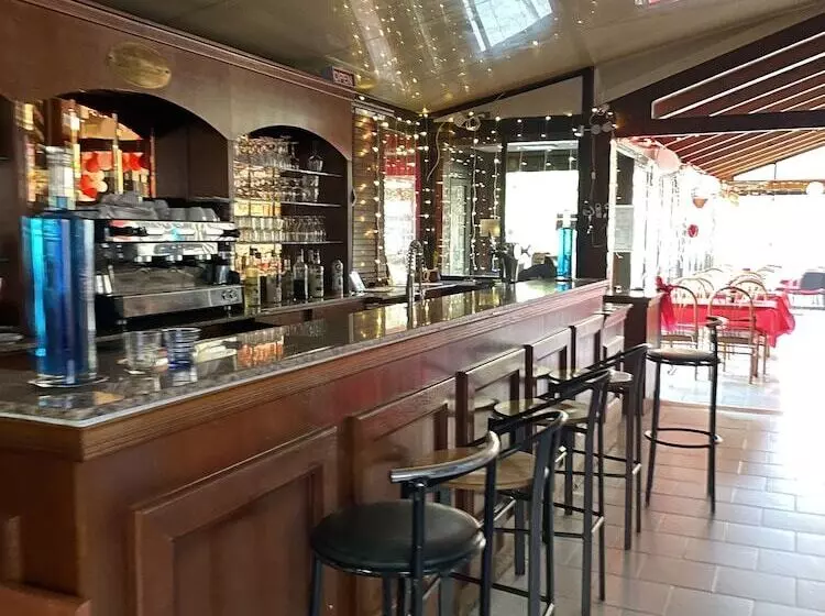 ホテル Les Cigalons