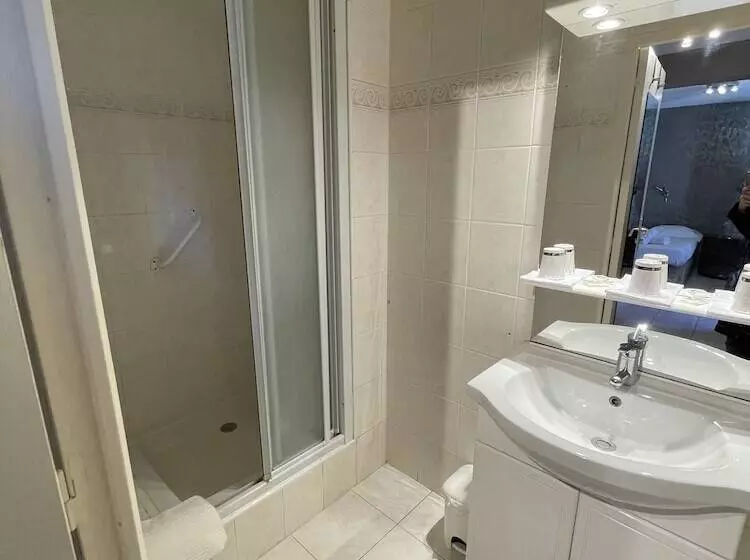 ホテル Les Cigalons