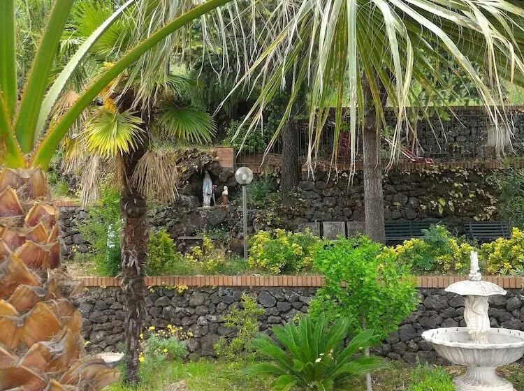 ホテル Primavera Dell'etna