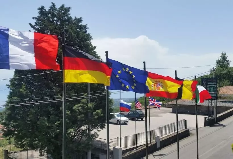 ホテル Primavera Dell'etna