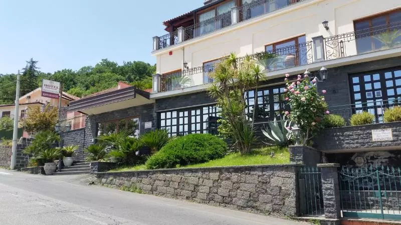 ホテル Primavera Dell'etna