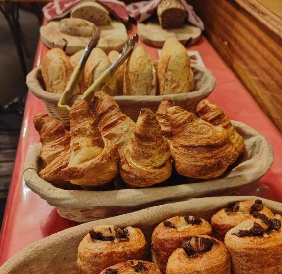 Hotel Terminus  Pizzeria Pizz A Gogo  Salle De Sport  Face A La Gare