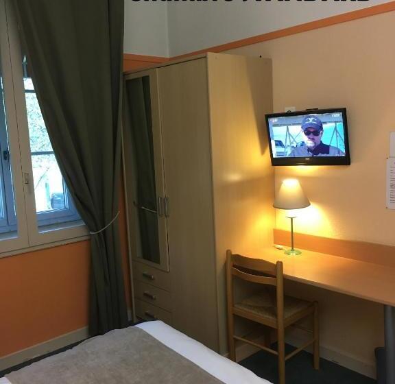 Hotel Terminus  Pizzeria Pizz A Gogo  Salle De Sport  Face A La Gare