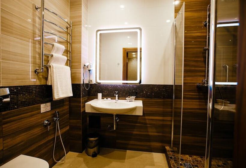 פונדק Sosnoviy Bor